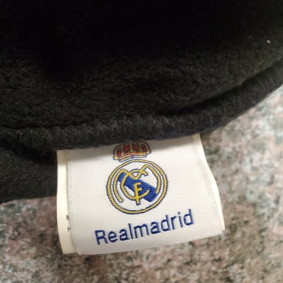 Real‎ Madrid futbol/soccer green/ blue ear flap unisex beanie woven hat - Picture 6 of 10